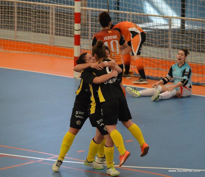 O Fisober celebrando o gol de Tamara