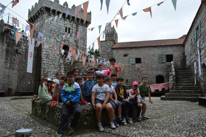 Escolares no Castelo de Vimianzo