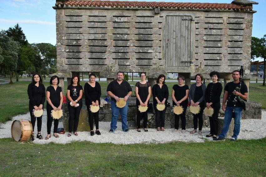 Grupo de Pandereteiras Ruidheira de Gures-Foto-Rafa Quintans