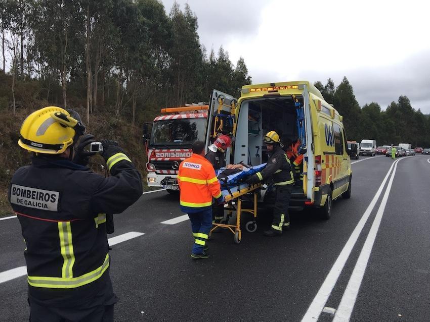 Accidente en Bustelo-Foto-Juanma Trillo