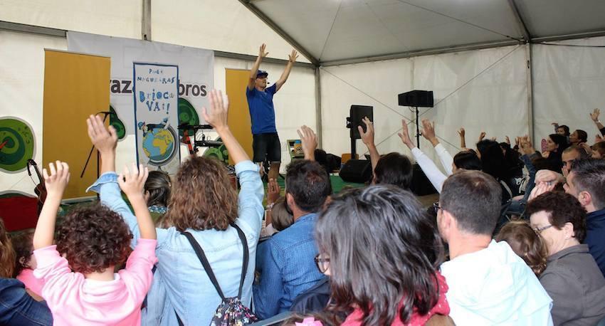 Actividade desenvolta na Praza dos Libros de Carballo