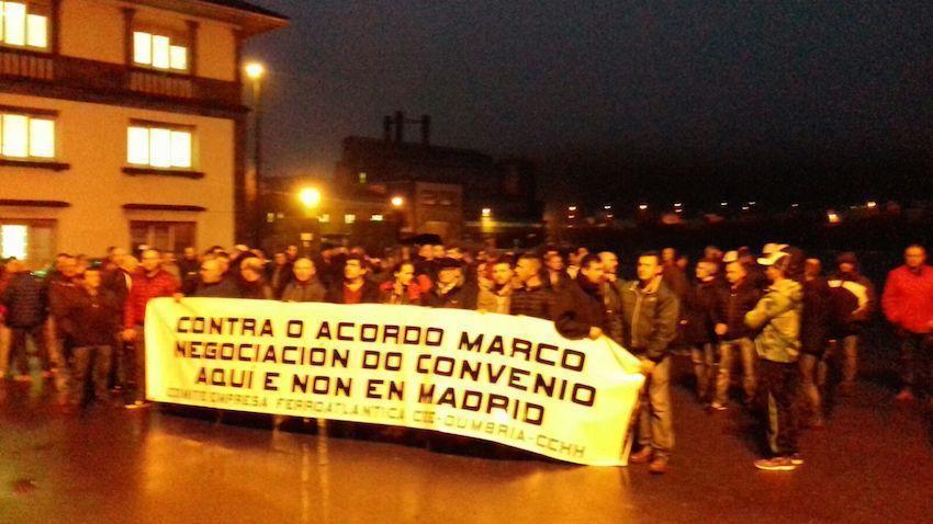 Manifestacion en Ferroatlantica contra o Acordo Macro