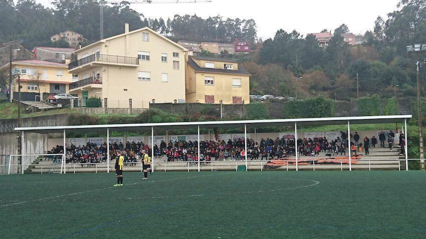 Ambiente no derbi muradan no Eleuterio Balayo