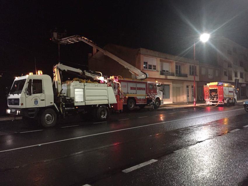 Bombeiros na Piroga