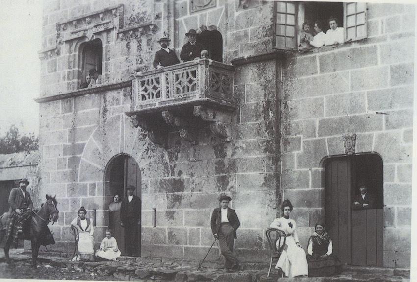 A familia Seoane nas Torres do Allo con Rosalia