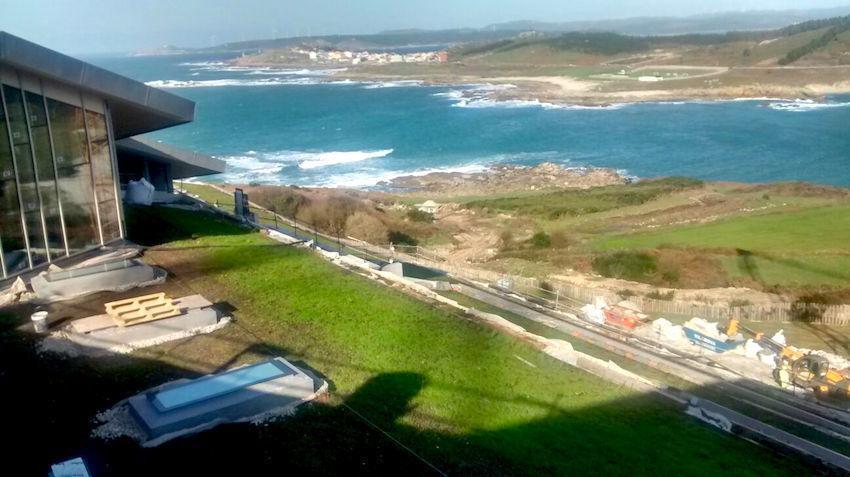 As cubertas do Parador de Lourido xa estan verdes