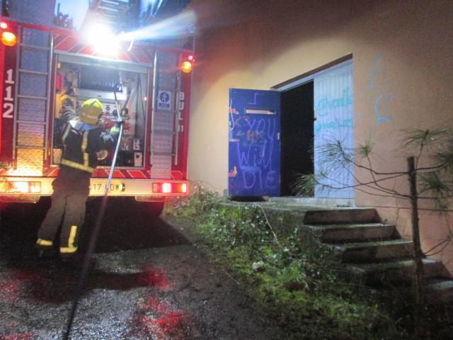 Imaxe do incendio da antiga discoteca A Revolta de Carballo