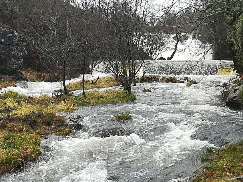Fervenzas de Castriz co temporal-Foto-Jose Manuel Vazquez