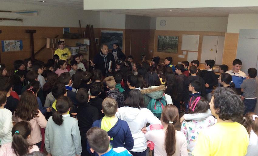 Ricardo Pérez e Verdes cos nen@s do CEIP Bergantiños