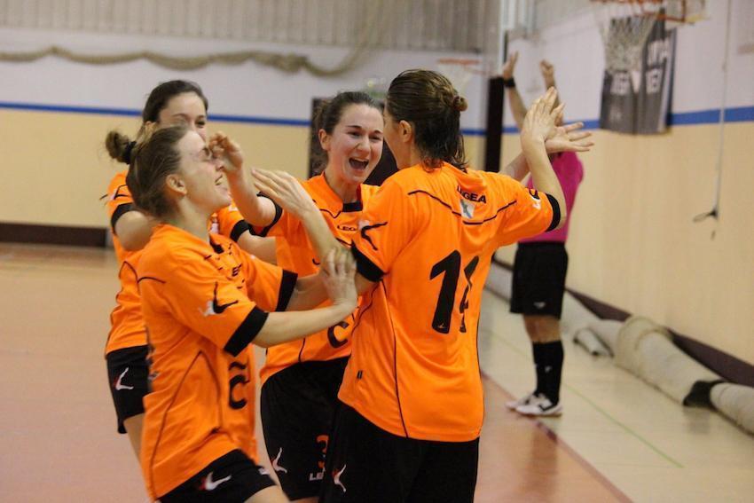 Patri de cara celebrando o gol de Dolo co Viaxes
