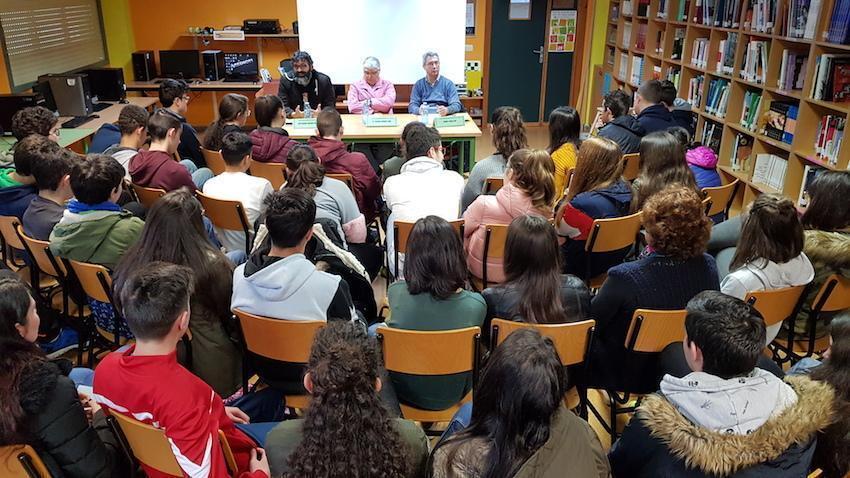 Charla politica no IES Pedra da Aguia