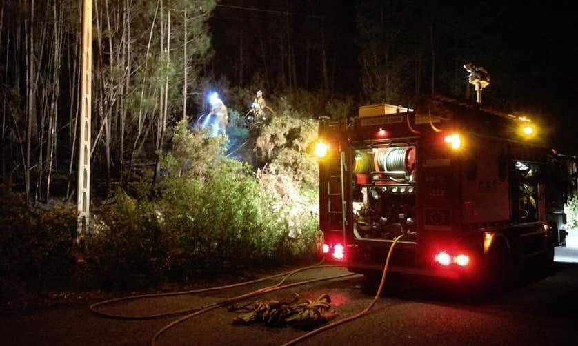 Incendio forestal en Muros-Foto-GES de Muros