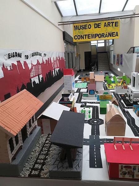 Museo de Arte Contemporanea no Cole de Esteiro