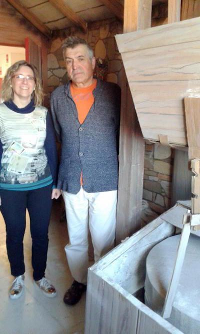 Alvaro de la Vega co Muino instaurado no cole da Picota-Mazaricos