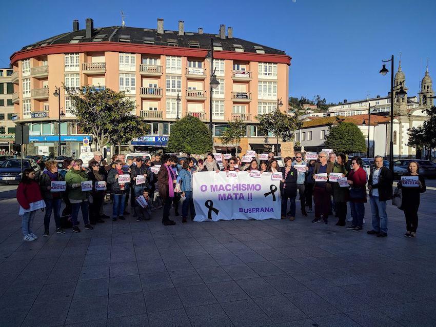 Concentracion das Buseranas de Cee contra a sentenza da Manada-Foto-David Lourido