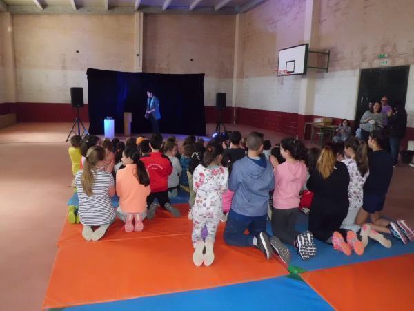 O Mago Martin Camina no Cole de Dumbria