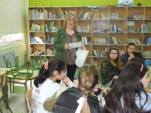 Rocio Leira na Semana do LIbro do colexio de Dumbria