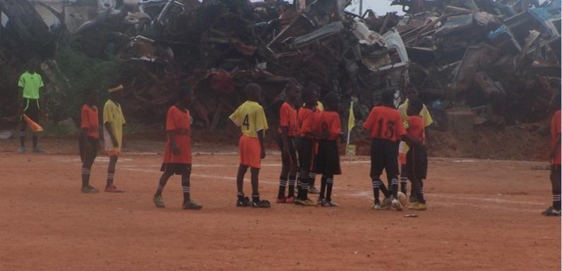 Partido de Fútbol Base de Luanda