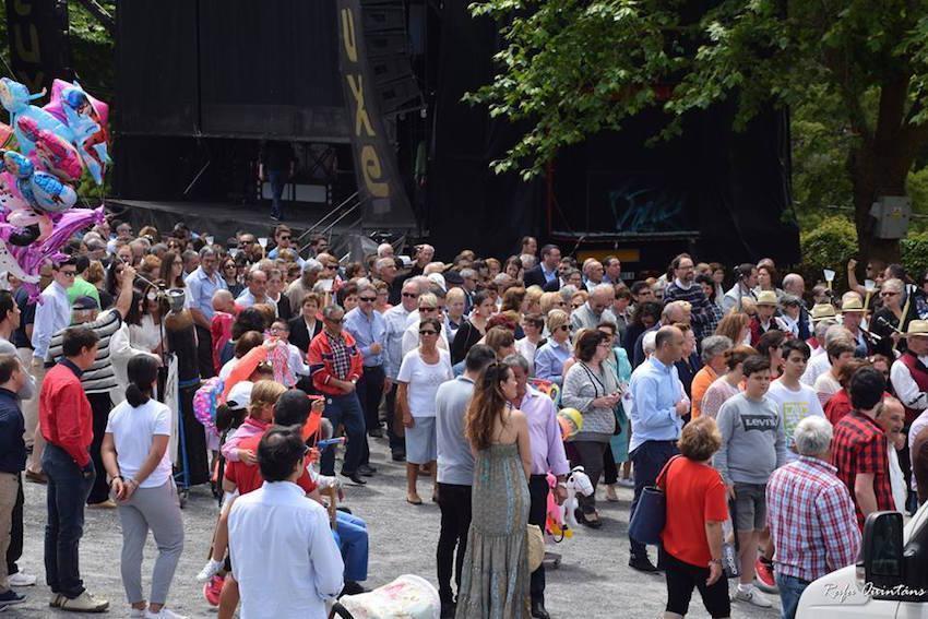 Non faltou a procesión e a sesión vermú no San Adrián de Toba-Foto-sRafa Quintáns
