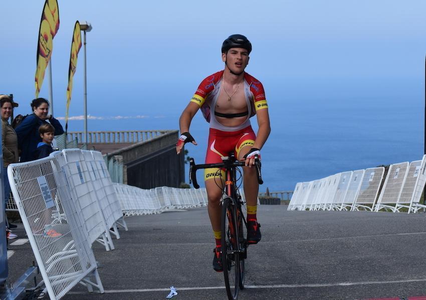 Prrimer clasificado en la ruta corta Ricardo Gabriel Silva de Barcelos Portugal Gran Fondo Ezaro-Foto-Jorge Castro
