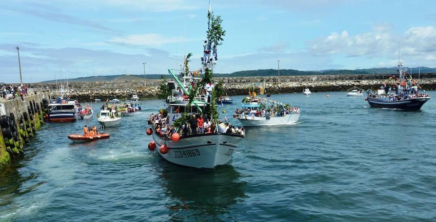 Procesion maritima do Carme de Camarinas-Foto-Anxo Castro 2 copia