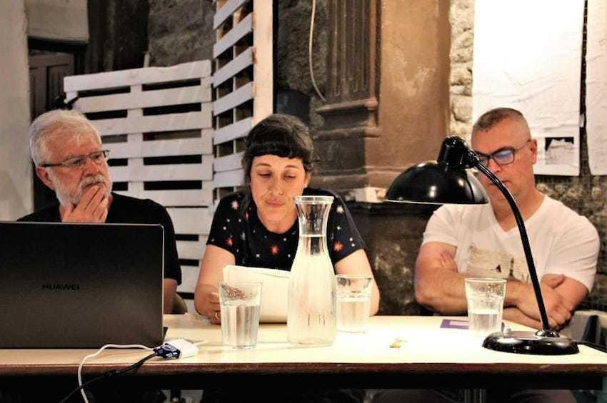 Manuel Sendon Maria Bella e Miro Villar nas Xornadas Filosofia para veraneantes en Corcubion- 1