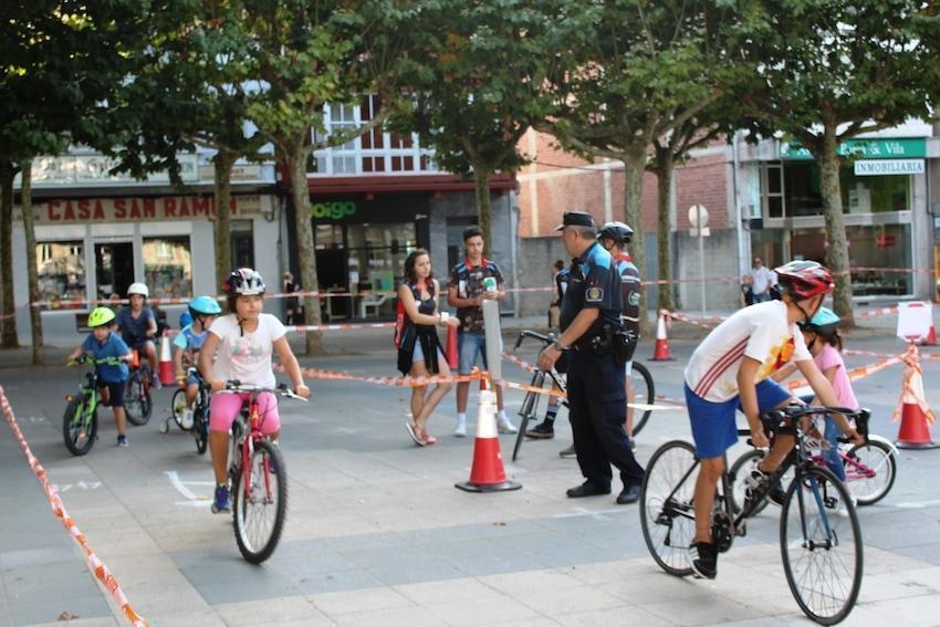 Circuito de bicis realizado en Carballo co gallo da Semana Europea da Mobilidade