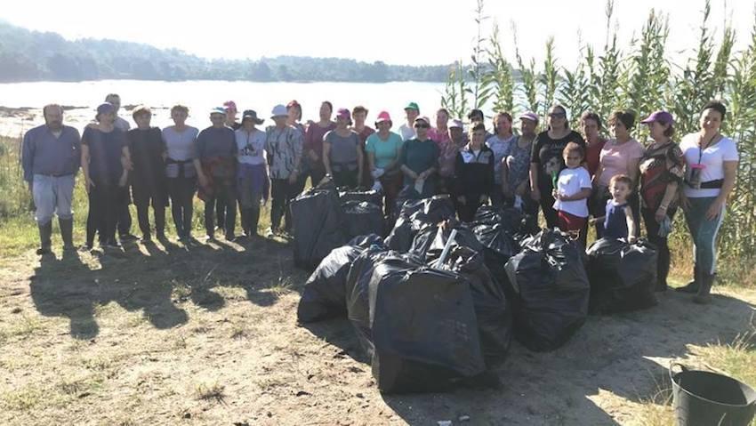 Mulleres dda Pesca de Muros e nOia en Abelleira
