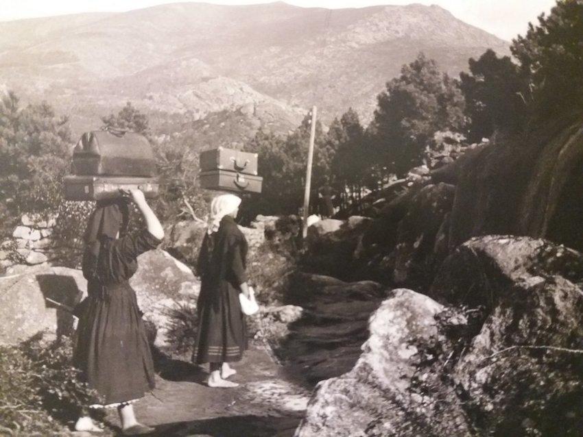 Corredoiras do Monte Pindo camiño a Cee-Ruth Matilda Anderson
