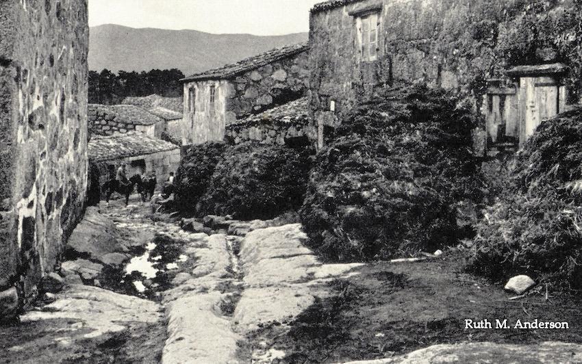 Carnota-Mazaricos-Corredoira de esterco-Ruth Matilda Anderson 1924