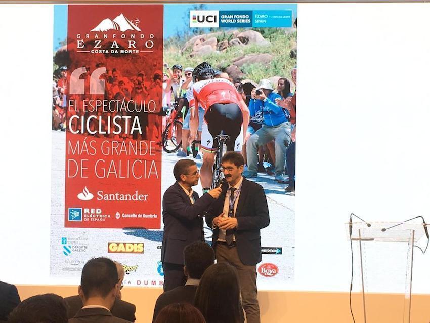 Terio Carrera e Pequeno falando do Gran Fondo Ezaro na Fitur
