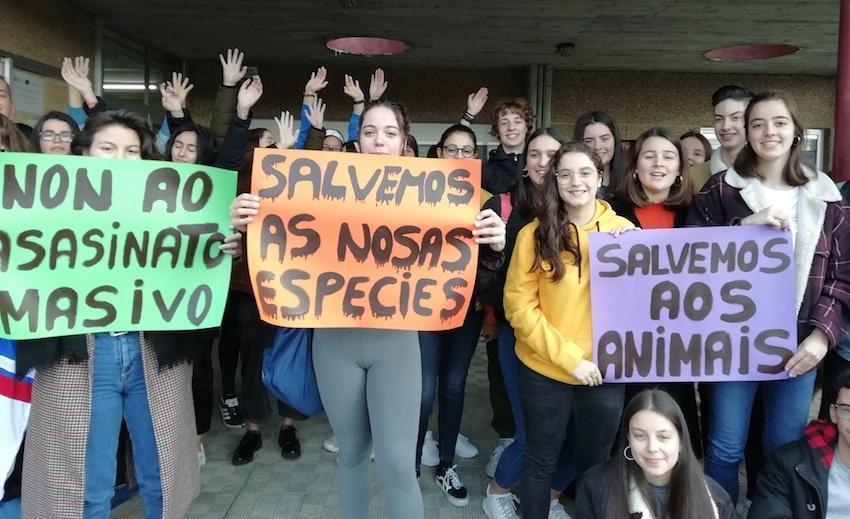 Alumnado dos IES de Muros contra a caza do raposo