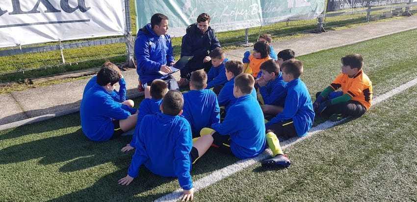 Skio e Barca dando a charla a Seleccion Sub12 da Costa