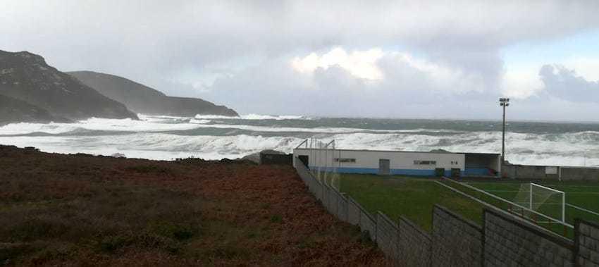 Temporal de mar en Arlina-Foto-Prot Civil Muxia copia