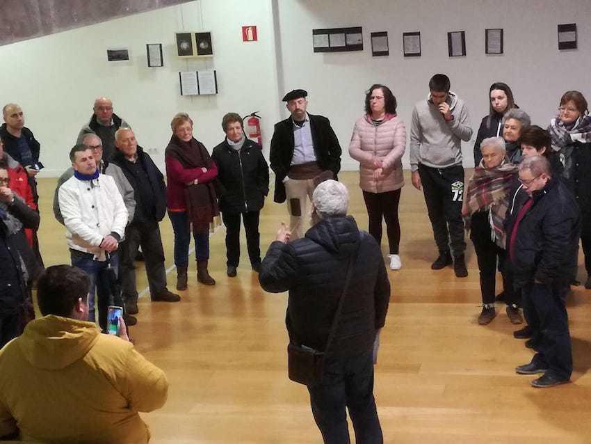 Fernando Patricio Cortizo contando a historia do naufraxio do City Of Agra na Casa de Man