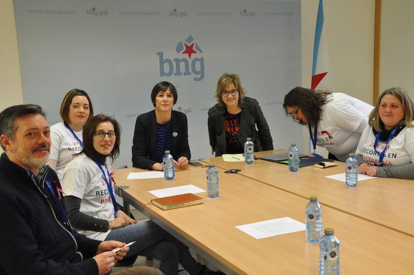 Plataforma Zas sen recortes en Pediatria con Ana Ponton do BNG no Parlamento