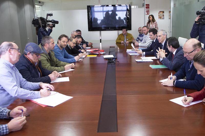 10,15 h.-   O conselleiro de Economía, Emprego e Industria, Francisco Conde, manterá un encontro co comité de empresa de Ferroatlántica en Cee-Dumbría. Na sala de xuntas da Vicepresidencia, 3º andar. 
foto xoán crespo
12/02/2019