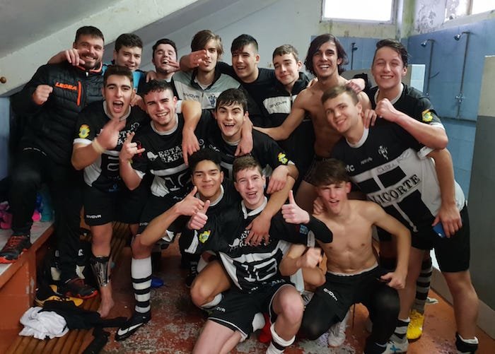 Outes Xuvenil tras vencer a Esteirana