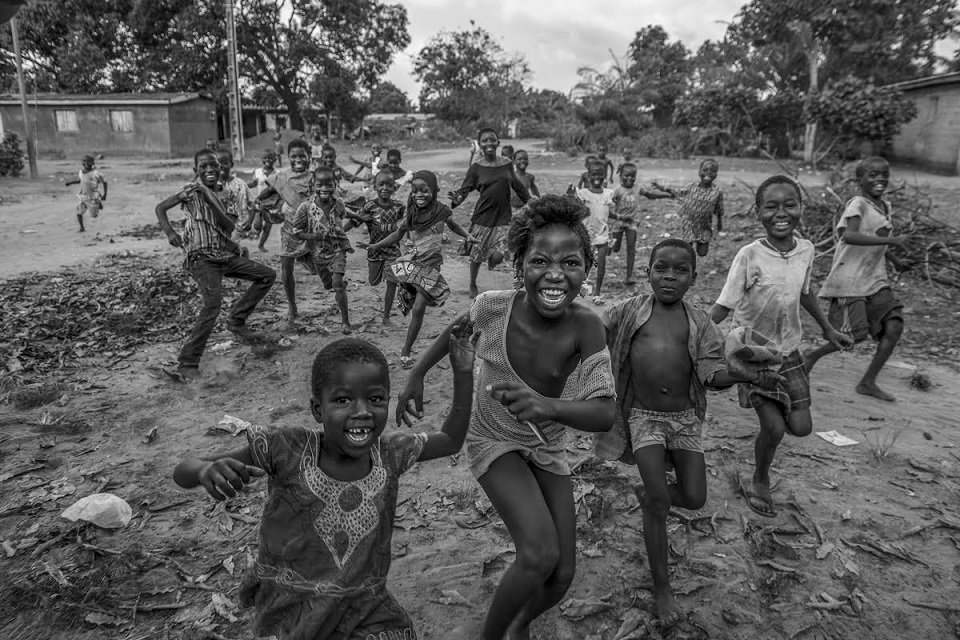 Foto de Marcos Rodriguez en COsta de Marfil galardoada coa Golden Camera Europea 2019 2