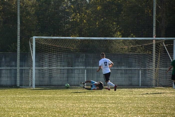 Gol de Capelo ante o Esclavitud