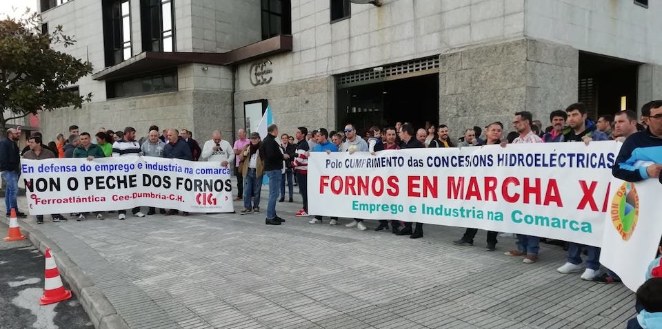 Recidimento ao Conselleiro de Industria na sua visita a Cee-Foto-Rafa Quintans