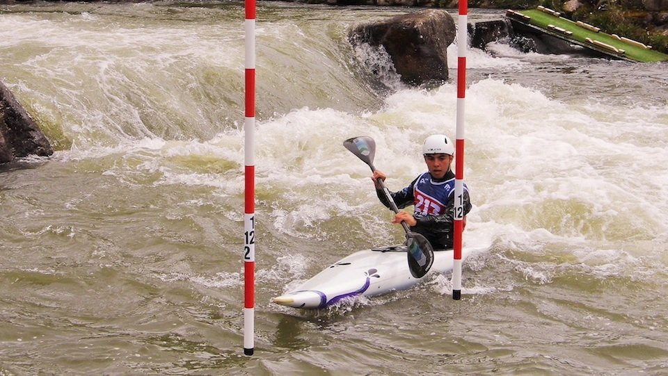 Jorge Quintans na Copa Pirineiros en Pau co CDM Piraguismo Dumbria