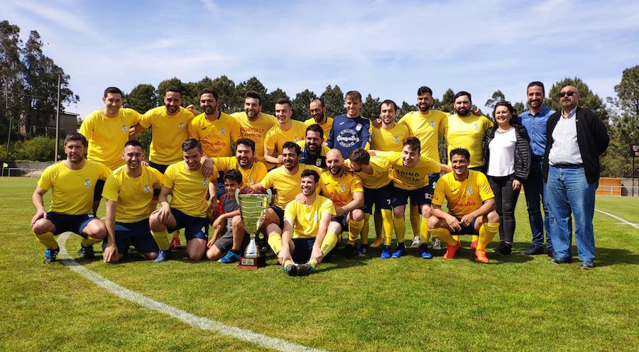 Celebracion do titulo da Liga da Costa en Mazaricos-Foto-Jorge Gorrion0