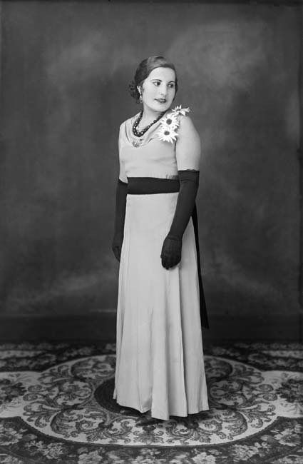Retrato feminino de seculo XX por Juan Malvarez4