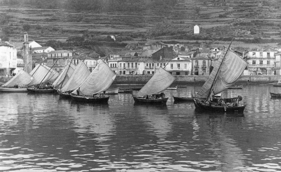Embarcacions tradicionais na primeira metade do seculo XX na ria de Muros-Foto-Juan Malvarez