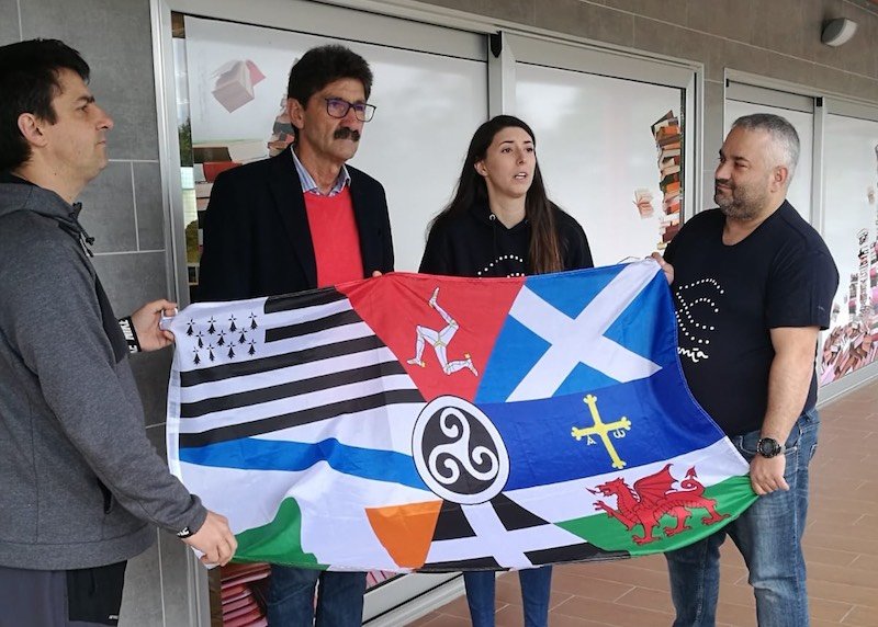 Presentacion en Dumbria da participacion dos Gaiteiros de Buxantes en Invernia no Festival de Lorient