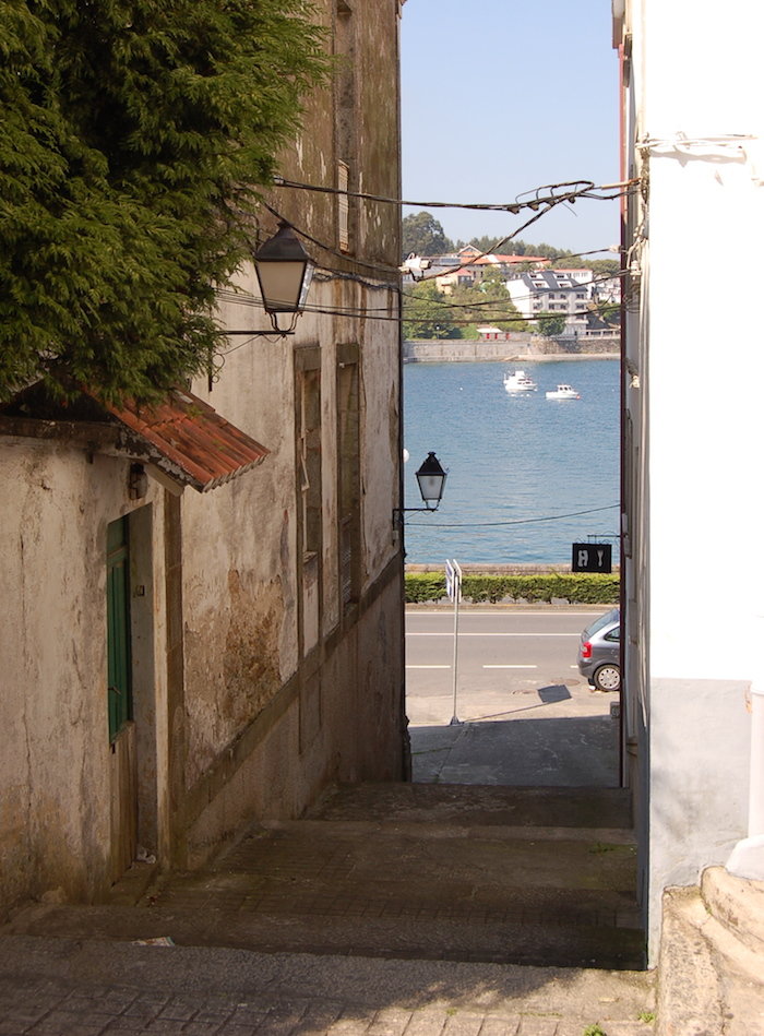 Foto dunha esquina de Corcubion-Foto-Asia Chrzanowska