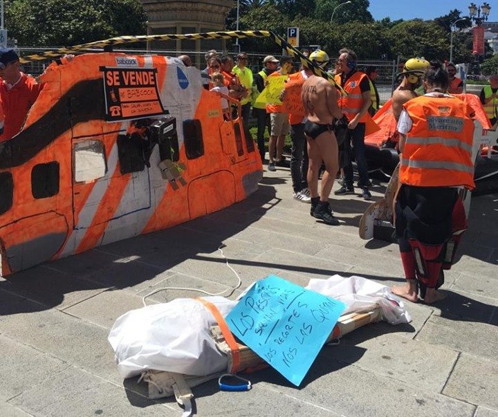 Concentracion dos traballadores en folga de Salvamento Maritimo na Coruna 2