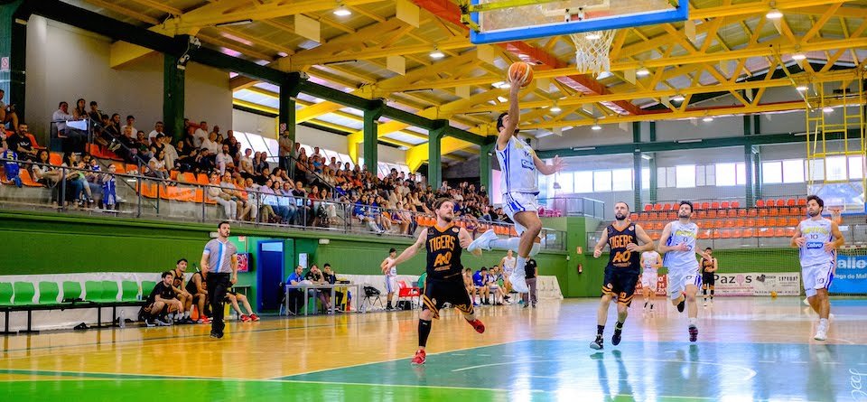 Artai contra Bristol Tigers-Foto-Castro