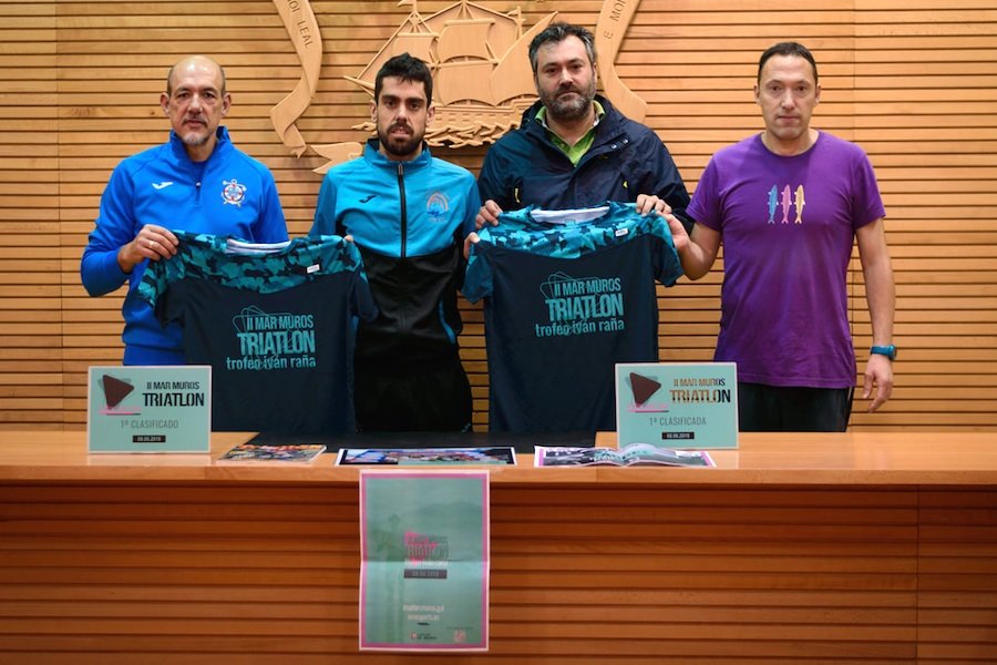 Presentacion do Triatlon Muros con Tono Uhia Concelleiro de Deporte Manu Dosil CC Muros Tríatlon Francisco Lestón Xefe de Deportes e Jose Maria CR Muros copia